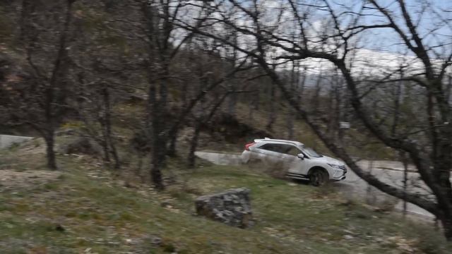 Mitsubishi Eclipse Cross | Prueba | Diariomotor смотреть онлайн