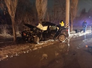 Двое мужчин разбились в ночном ДТП в Энгельсе