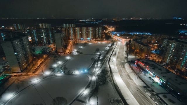 Ночной зимний город - таймлапс | Night winter city - timelapse 4K UHD смотреть онлайн