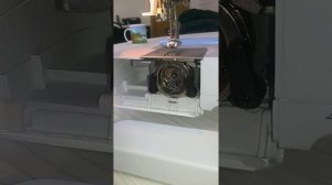 Застопорилась швейная машина