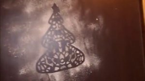 Трафареты на окна новогодние. Как без затрат украсить дом к новому году