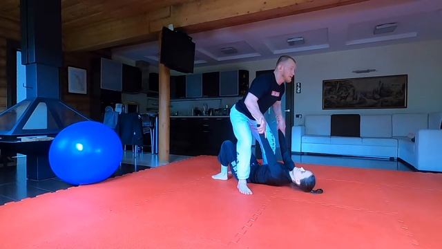 ФИТНЕС ДЛЯ ДВОИХ: ПАРНАЯ РАЗМИНКА ЗА 15 МИНУТ | ДОМА С COMBAT CORNER - ДЕНЬ 11 (УТРО)