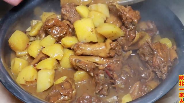 马上过年了猪大肠像我这样做成红烧肥肠，肥而不腻有嚼劲，吃起来太香了！【陕北改艳】 смотреть онлайн