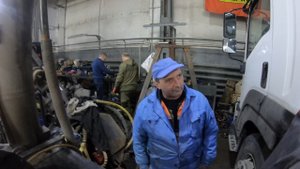 КМУ UNIC URV550. Устранили течь гидрораспределителя.