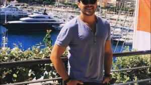 Поет Эмин. Испания. Лето.