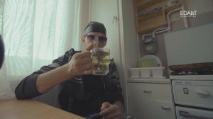 ФУНТ ПОМОГАЕТ МАМЕ БРОСИТЬ ПИТЬ