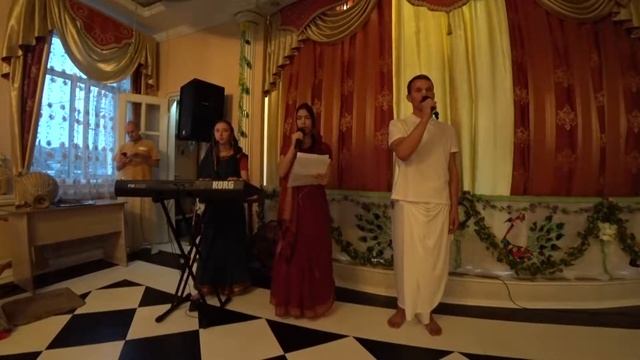 Молитва лотосным стопам Кришны смотреть онлайн