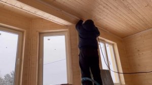 Электромонтаж в деревянном доме! Белый кабель канал!