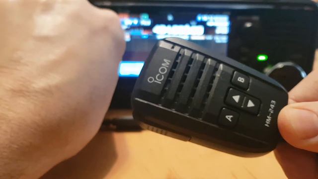 ICOM IC-7300 - IC-705 Microphone comparison