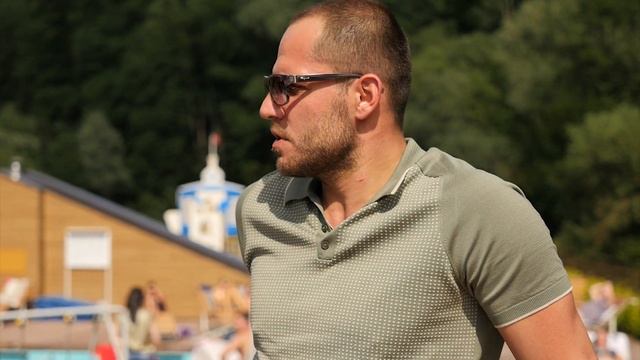 Есть ли жизнь за МКАД / Бизнес патриотизм в России смотреть онлайн