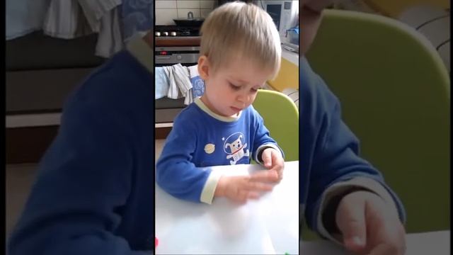 Занимаемся с детьми дома - Вася 2г 5мес. Лепка "Вишня" смотреть онлайн