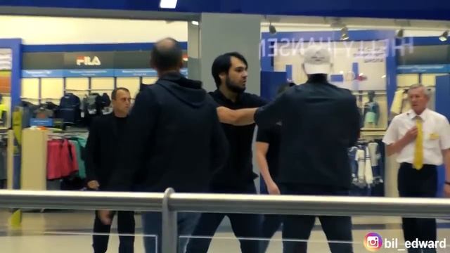 Edward Bil ПРАНК ПОШЕЛ НЕ ПО ПЛАНУ ∫ ВЫРУБИЛ ПРОДАВЦА С ВЕРТУХИ