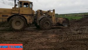 Погрузчик ПК-6 (К-701) в работе.