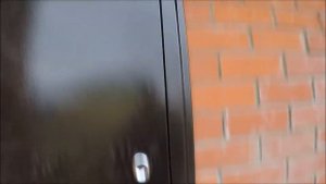 Установка входной двери в коттедж