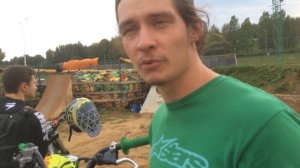 Первое сальто на мотоцикле. Строим огромную разгонку.