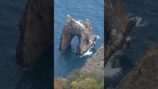 Заповедная Россия. Арка Золотые ворота. Карадагский заповедник.