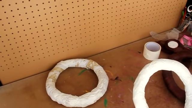 Как Я делаю основу под рождественский венок из шишек!!! смотреть онлайн