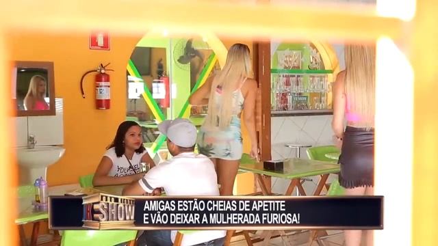 Loira quer relembrar os velhos tempos jogando amarelinha e acaba mostrando demais смотреть онлайн