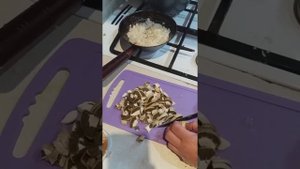 Вкусное блюдо!!!Жареная веселка обыкновенная))