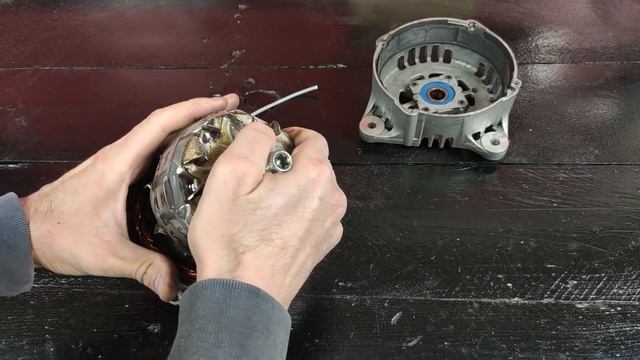 ГЕНЕРАТОР ЭНЕРГИИ с АВТОМОБИЛЬНЫМ ГЕНЕРАТОРОМ.mp4