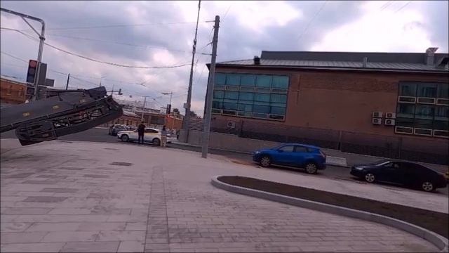 у метро "Комсомольская" (кольцевая) смотреть онлайн