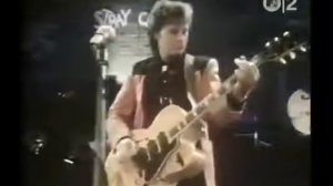 Dave Edmunds feat. Stray Cats - The Race Is On (Official Music Video)