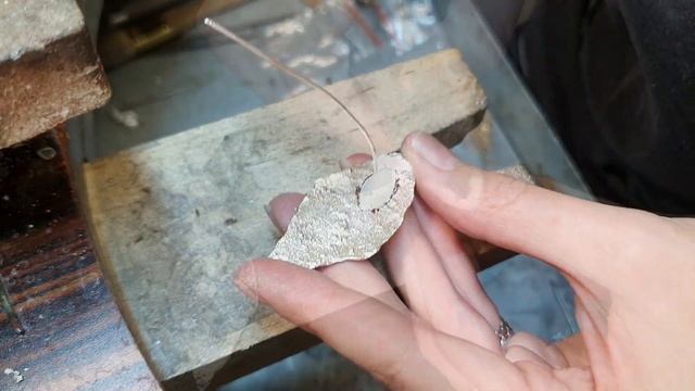 Изготовление серебряной броши | Making a silver brooch смотреть онлайн