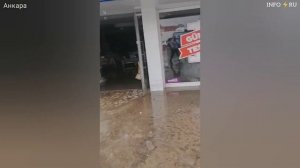 Анкара под водой. Ливневой паводок в Анкаре, Турция 7 июня 2022