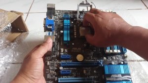 UNBOXING MATHERBOARD ASUS P8H67-V Efi BIOS Utility EZ Mode