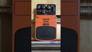 Behringer Super Fuzz SF300 (Fuzz 1 mode) Bass Demo Vol.2