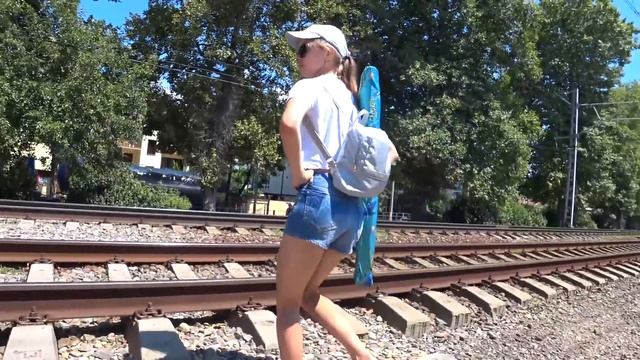 ЛАЗАРЕВСКОЕ 2021. ПЕРВЫЙ ДЕНЬ ОТДЫХА. МОРЕ. ПЛЯЖ. СТОЛОВАЯ. УЛ. ПОБЕДЫ. Первые впечатления. смотреть онлайн