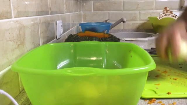 Как сделать диетический гуляш в горшочке из тыквы. смотреть онлайн