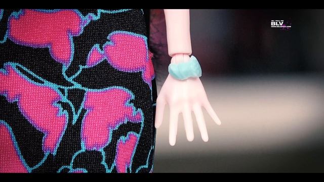 КОСЫЕ новые куклы Монстер Хай :с Moanica D`Kay и Draculaura обзор на кукол Monster High смотреть онлайн