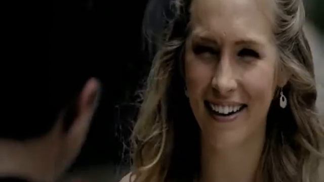 Дневники вампира - Кэролайн смотреть онлайн