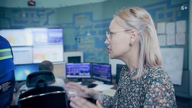 Блондинка на ТЭЦ: Зачем отключают горячую воду летом? смотреть онлайн