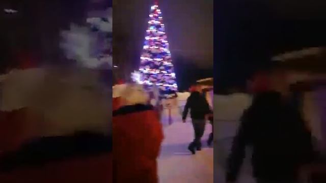Город Владимир. Парк "Дружба". В новогоднюю ночь к малышам пришёл реальный Дед Мороз! ?