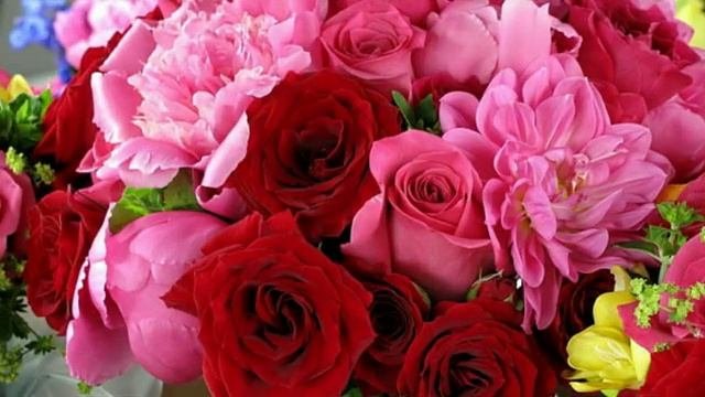 С_ДНЕМ_РОЖДЕНИЯ_МУЗЫКАЛЬНАЯ_ОТКРЫТКА_ПОЗДРАВЛЕНИЕ.mp4