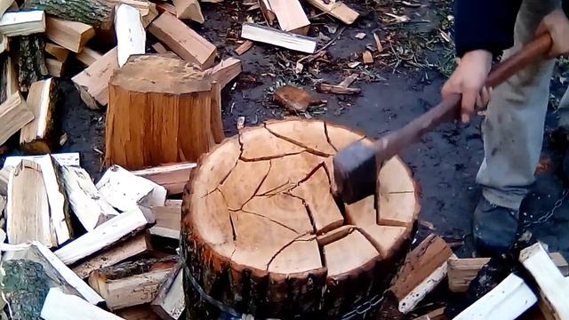 Как рубить дрова(большие пеньки) смотреть онлайн