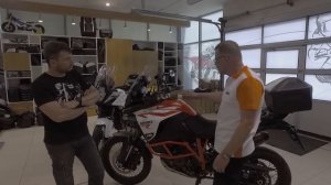 KTM 1290 Super Adventure R и T: обзор и сравнение мотоциклов