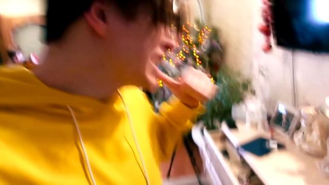 УЧУ МЛАДШЕГО БРАТА ДРАТЬСЯ смотреть онлайн