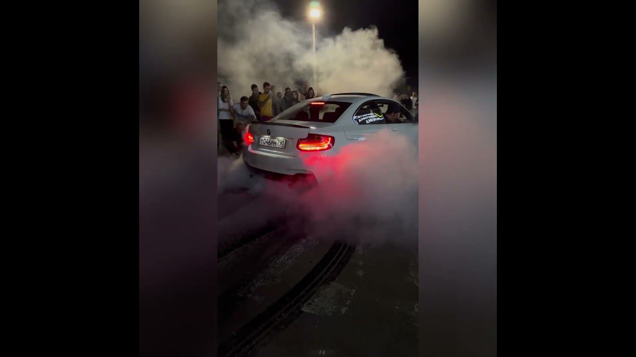 BMW M235 Burnout смотреть онлайн