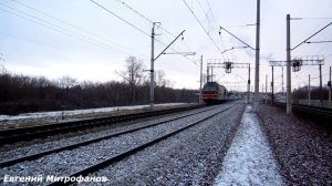 Электровоз ВЛ10-906 (ТЧЭ-5) следует резервом.