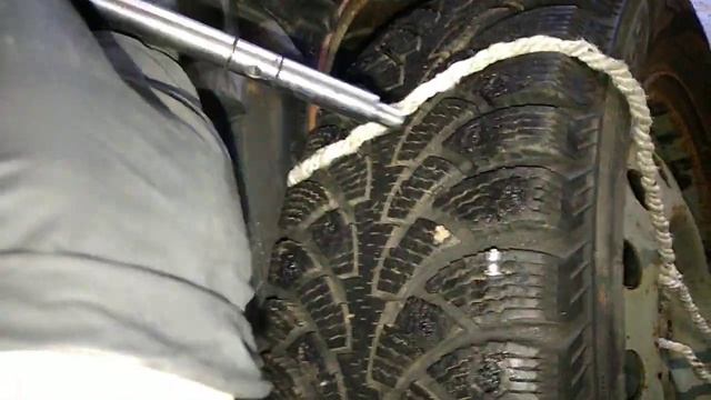 Как зашиповать колёса своими руками. Мой способ. смотреть онлайн