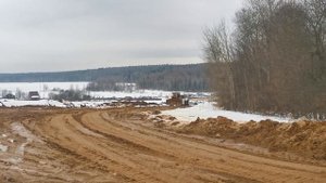 Бульдозер Cat поехал таскать гружёный  тонар.. но тросс порвался в итоге вытащил к нужнему месту