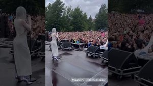 Выступление Инстасамки на ВК Фесте. Фанаты перепели инстасамку на вк Фесте