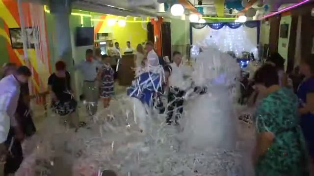 Бумажное Шоу на Свадебное торжество с ростовой куклой Белого Кролика