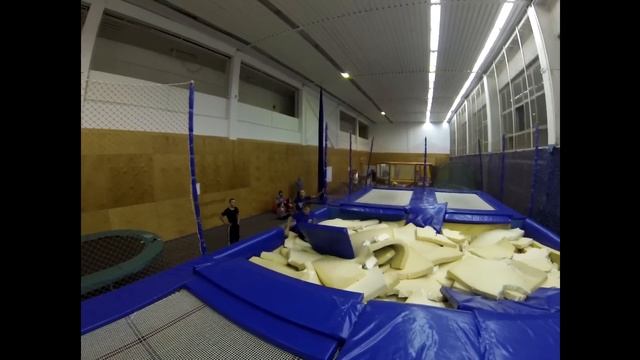 Double Fronflip With 1.5 Twisting(Andrew Petrushenko) смотреть онлайн