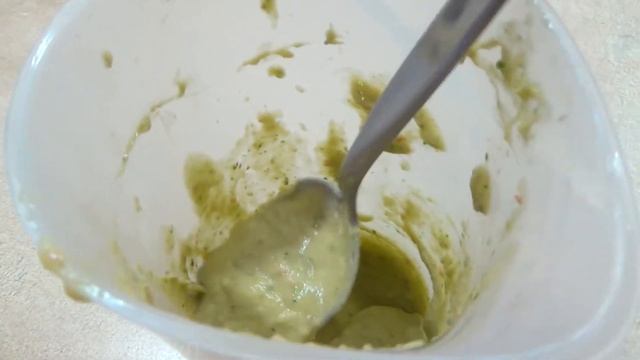 ХРУСТЯЩИЕ ТОСТЫ с гуакамоле из авокадо и красной рыбой на завтрак смотреть онлайн