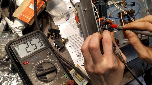 ? Гитарный усилитель своими руками Часть 4 Первое включение и сразу проблема ? смотреть онлайн