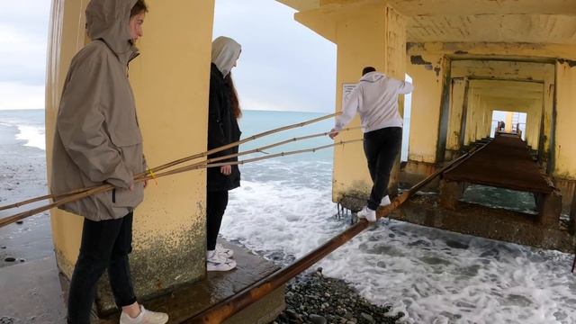 РЫБАЛКА С ДРУЗЬЯМИ, ЛОВИМ СТАВРИДУ НА ПАЛЕЦ смотреть онлайн